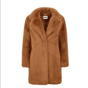 Apparis teddy coat